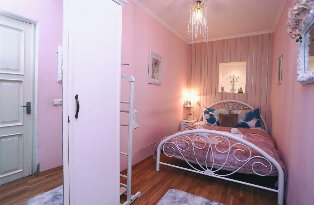 Apartment On Freedom Square Diuma Street تبليسي المظهر الخارجي الصورة